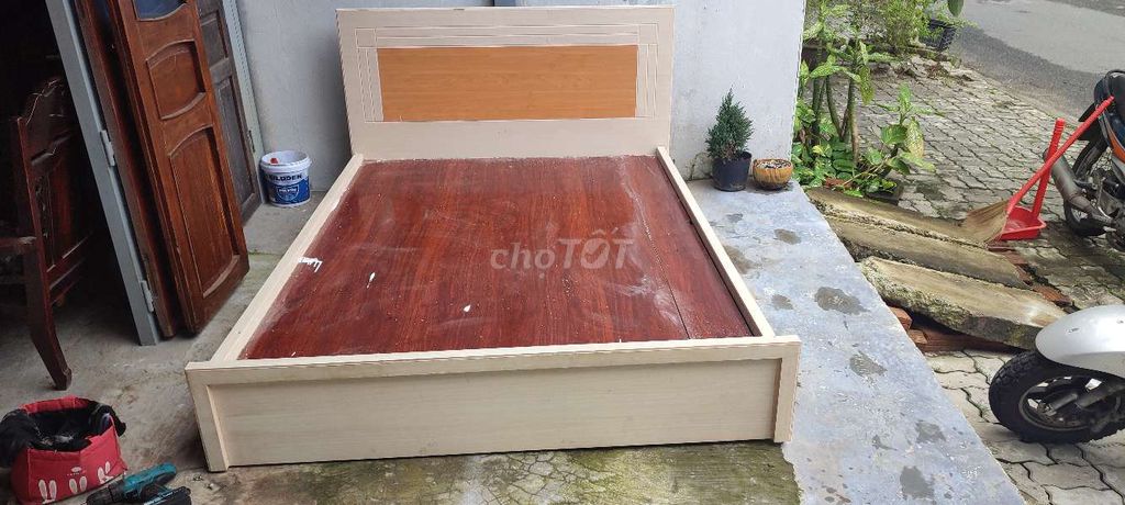 giường gỗ MDF lõi xanh cao cấp còn mới