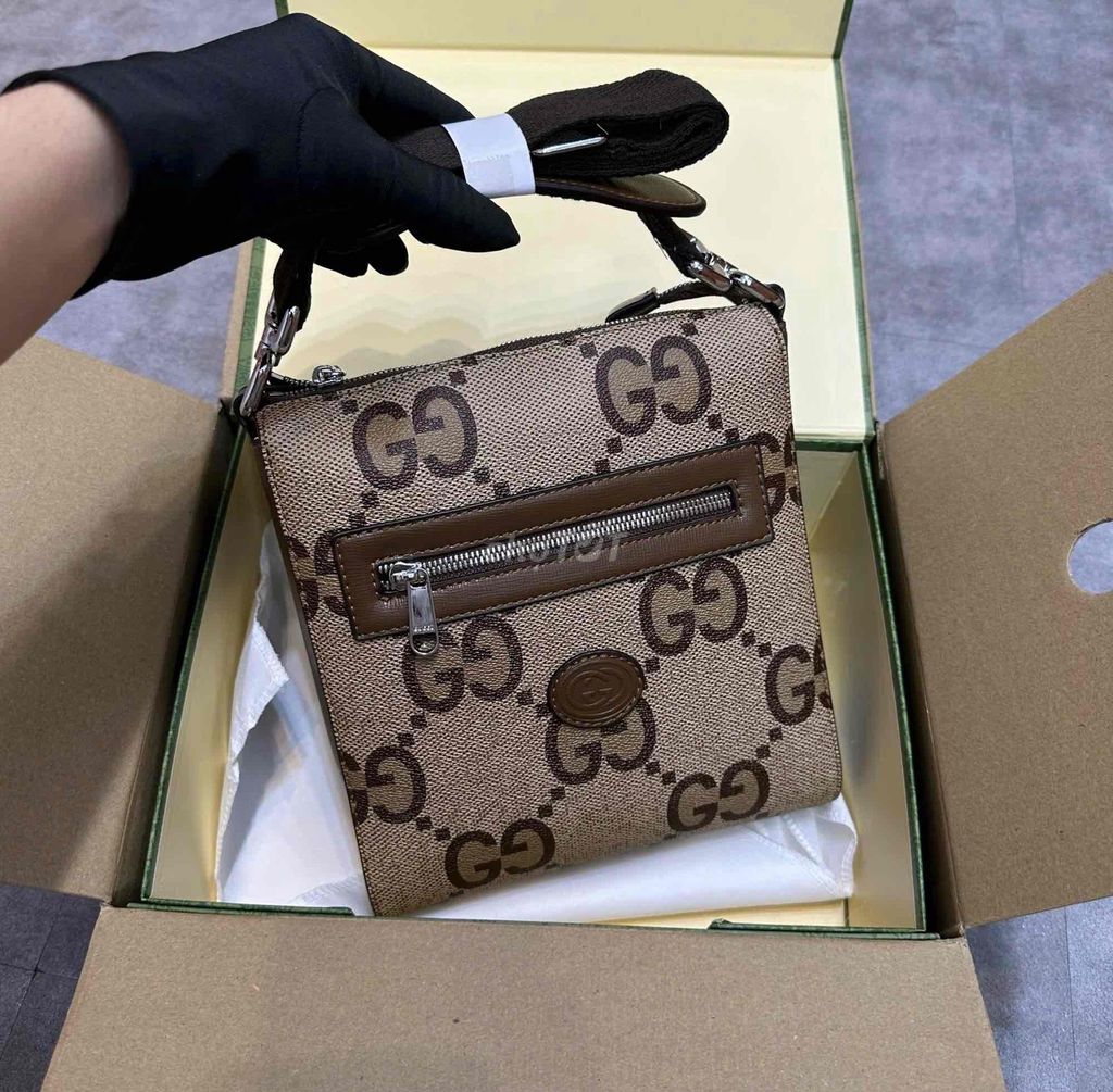 Tổng Hợp 14 Mẫu Túi Nam GC Dáng Đứng. Mua bán Túi xách tại Quận Bình Tân Tp Hồ Chí Minh được đăng bởi Trúc Phương hình 1