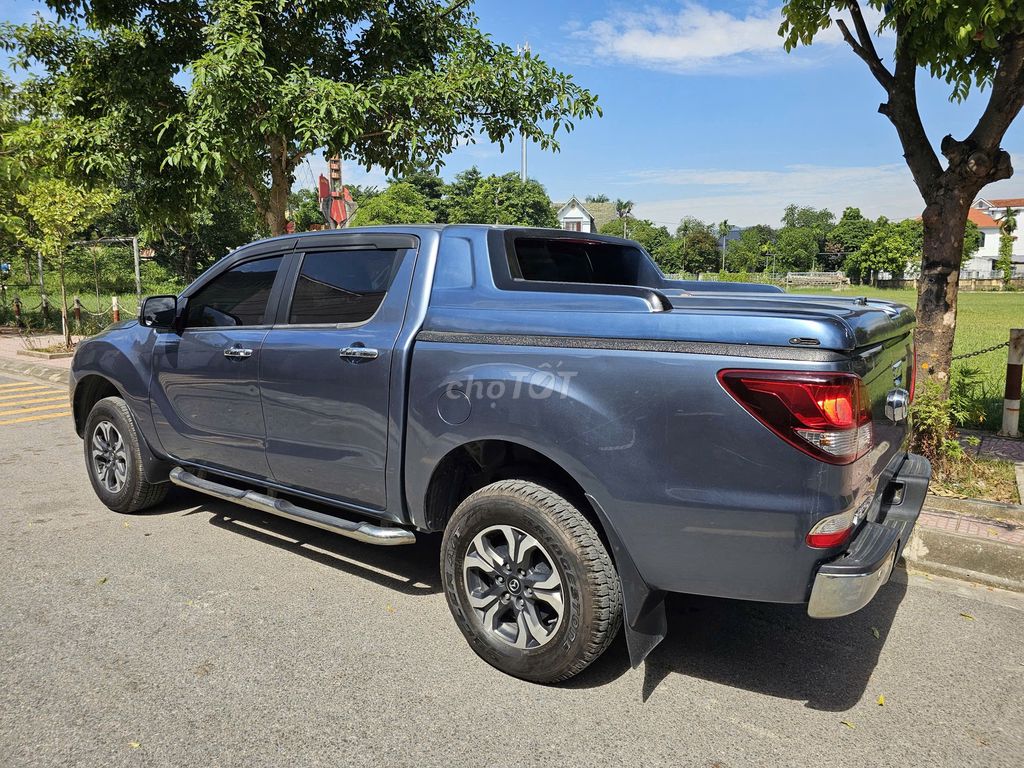 Mazda BT50 2.2L 4x2AT 2017. Лучшая во Вьетнаме