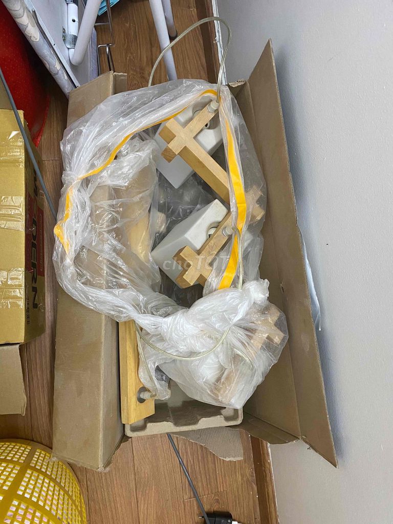 Đèn trang trí Gỗ treo trần. Mua bán Đèn tại Quận Cầu Giấy Hà Nội được đăng bởi le tien thanh hình 1