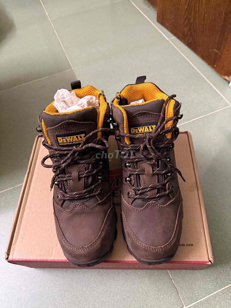 Giày bảo hộ Dewalt PRO LITE Nam 42 Nâu. Mua bán Giày dép tại Quận 10 Tp Hồ Chí Minh được đăng bởi Thanh Trần hình 1