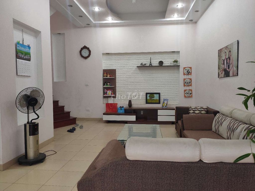 Cho thuê lâu dài nhà riêng 3 tầng Miêu Nha