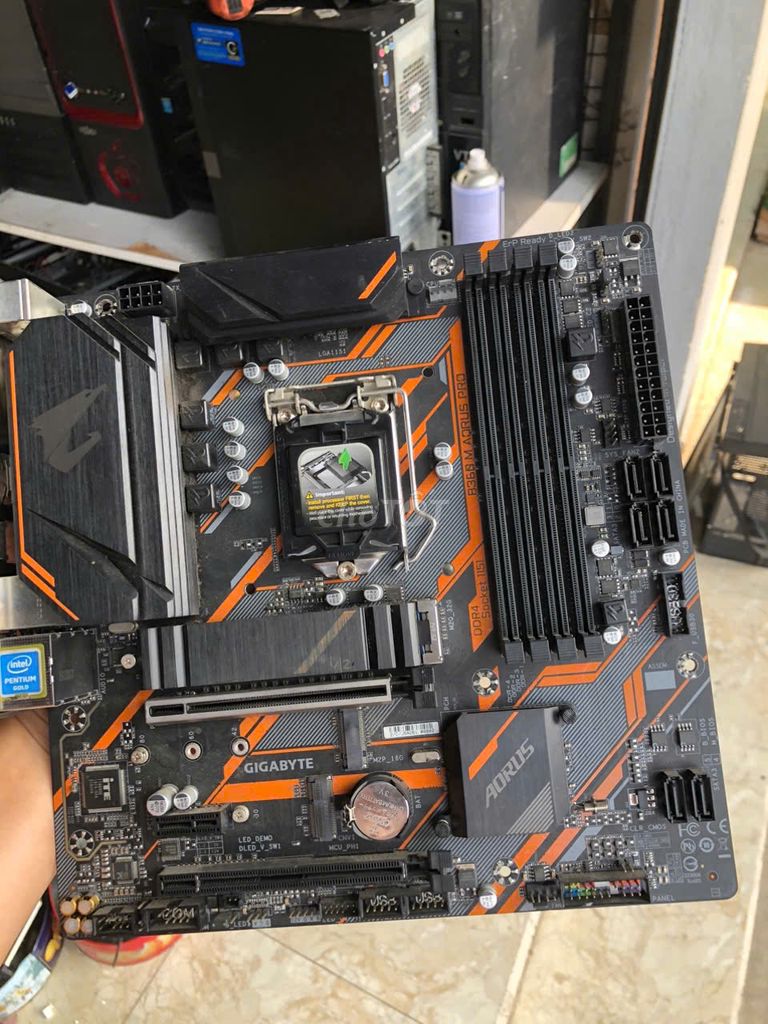 main gigabyte B360m AORUS PRO (4 KHE RAM)