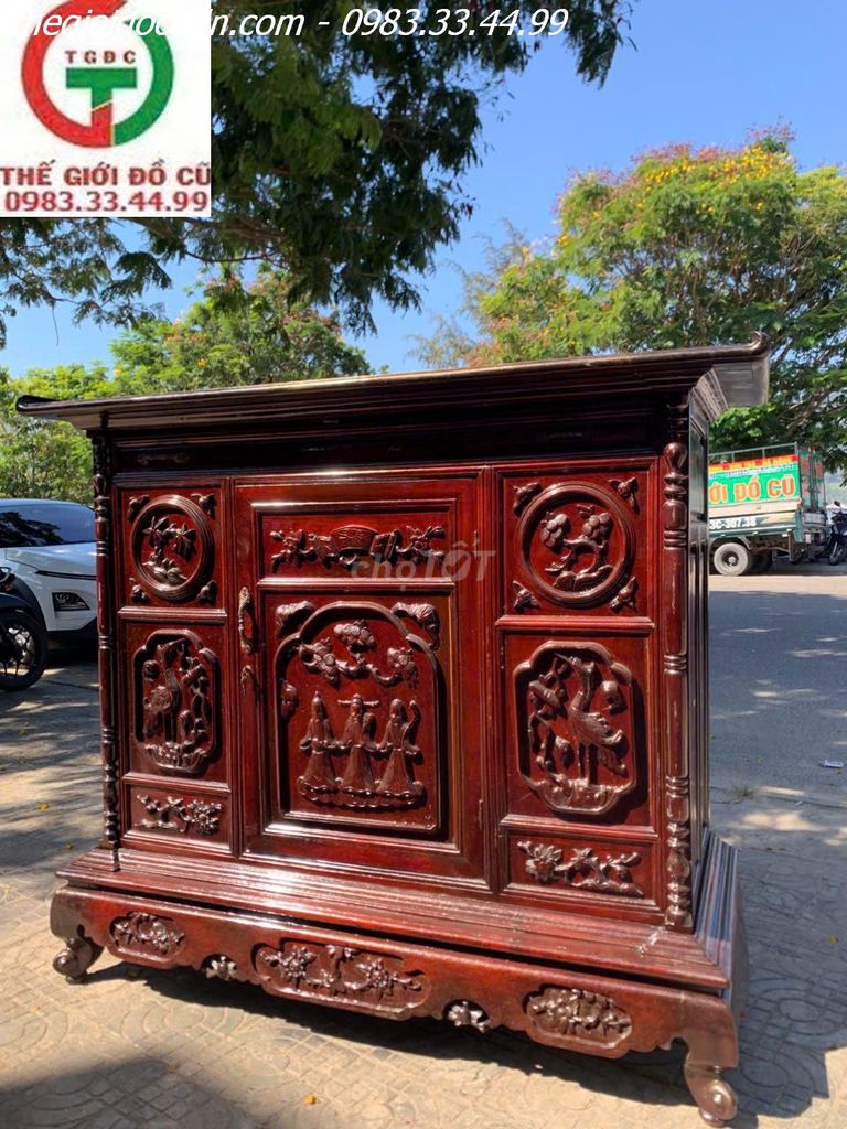 Tủ thờ Gỗ Nâu đỏ chạm khắc tinh xảo. Mua bán Tủ, kệ gia đình tại Quận Sơn Trà Đà Nẵng được đăng bởi THANH LÝ MUA BÁN ĐỒ CŨ MỚI hình 1