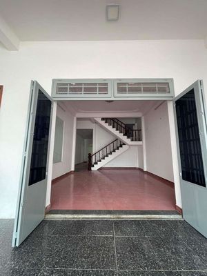 Nhà 2 tầng 200m2, 3pn kiệt 6m thông Nguyễn Chánh, chỉ 8 triệu/tháng