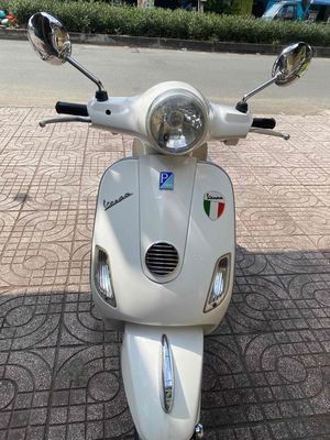 Piaggio Vespa LX 125 Trắng mới tinh. Mua bán Xe máy tại Quận 7 Tp Hồ Chí Minh được đăng bởi thanh xuân