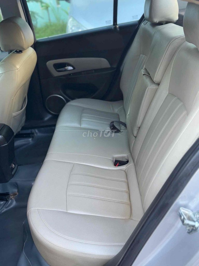 Chevrolet Cruze 1.8 Автомат 2013 Серебристый