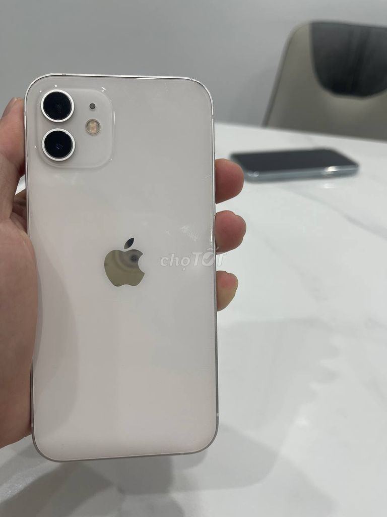 Apple iPhone 12 Trắng 128GB mua tại FPT. Mua bán Điện thoại tại Quận Cẩm Lệ Đà Nẵng được đăng bởi Nguyễn Ngọc Duy hình 1