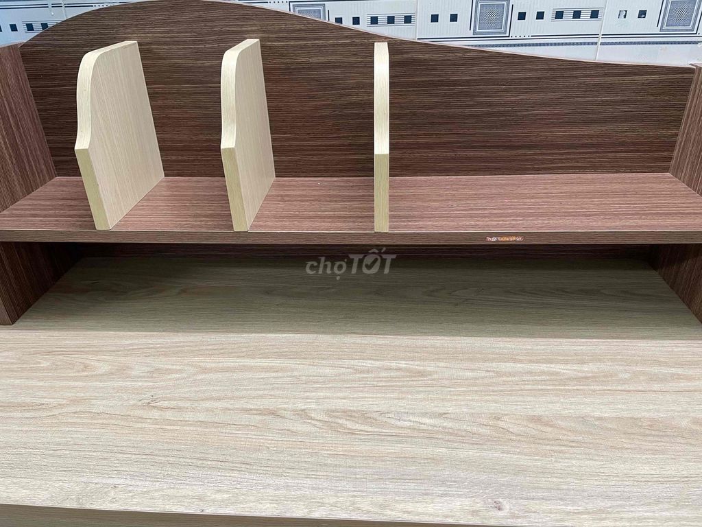 Bàn học -Bàn làm việc. Mua bán Bàn ghế tại Quận Tân Bình Tp Hồ Chí Minh được đăng bởi tanya hình 1