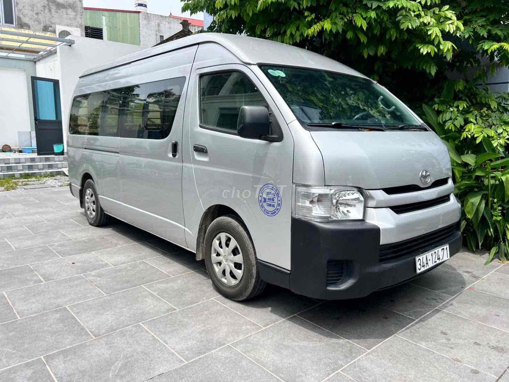 Toyota Hiace фургон 3 места 2016 грузовая 900 кг