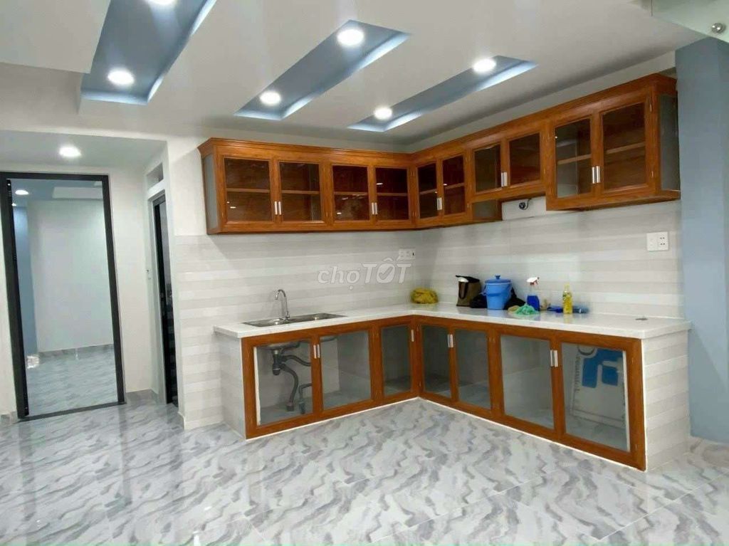 Bán nhà hẻm xe hơi đường Hòa Bình, 72m2, 2 Tầng, 5.7 Tỷ