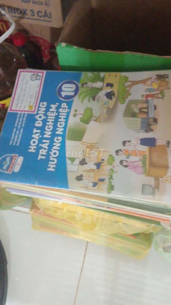 Sách Giáo Khoa Hoạt Động Trải Nghiệm Lớp 10. Mua bán Sách tại Huyện Gò Dầu Tây Ninh được đăng bởi trần thị thu hạnh  hình 1