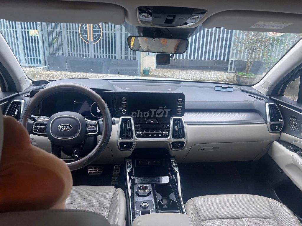 Kia Sorento Signature 2021 дизель 100 тыс. км белый