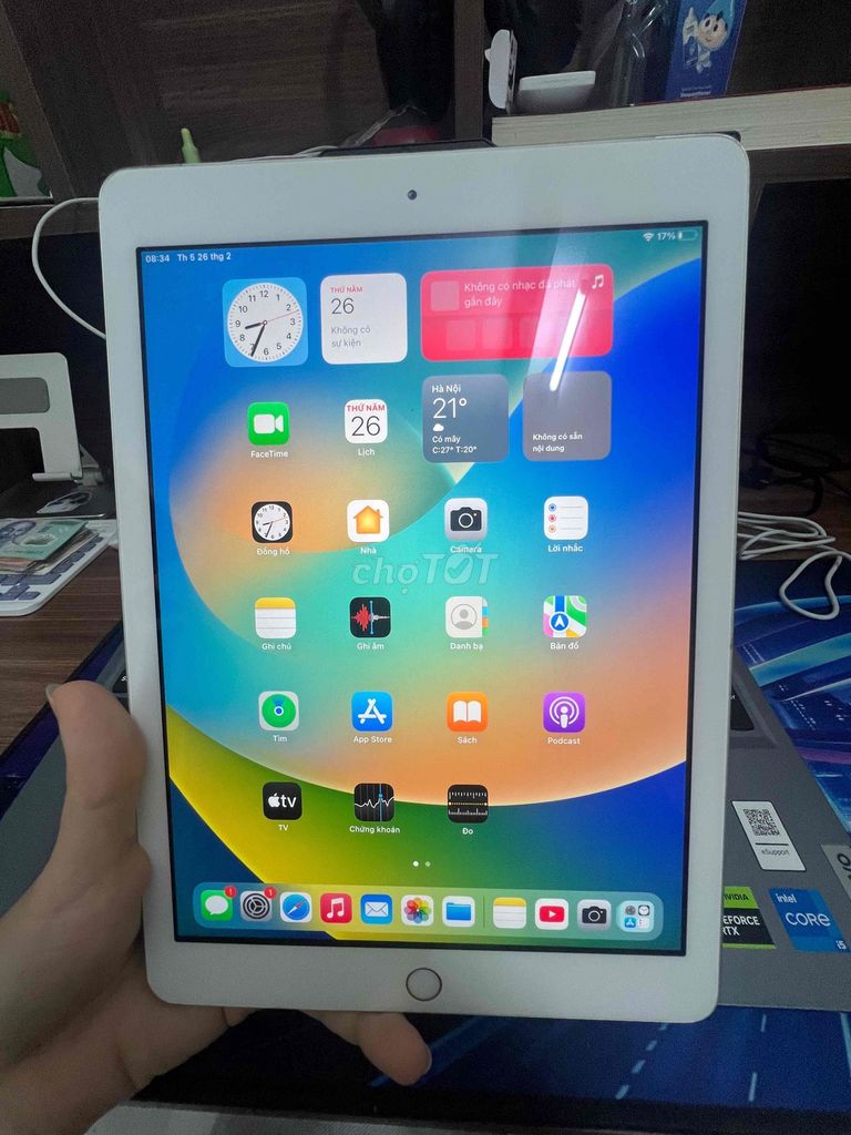 iPad Gen 5 ( 32GB có hỗ trợ 4G ) cũ cho bé học tập. Mua bán Máy tính bảng tại Huyện Thạch Thất Hà Nội được đăng bởi Khoa Vũ hình 1