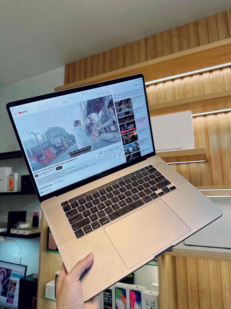 MacBook Pro 2019 i9 16 inch 64GB/1TB Zin all. Mua bán Laptop tại Quận Đống Đa Hà Nội được đăng bởi Ngô Minh Hoàng hình 1
