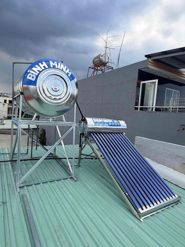 Máy nước nóng Bình Minh Năng lượng mặt trời 12 ống. Mua bán Nội thất, đồ gia dụng khác tại Quận Gò Vấp Tp Hồ Chí Minh được đăng bởi David Pham hình 1