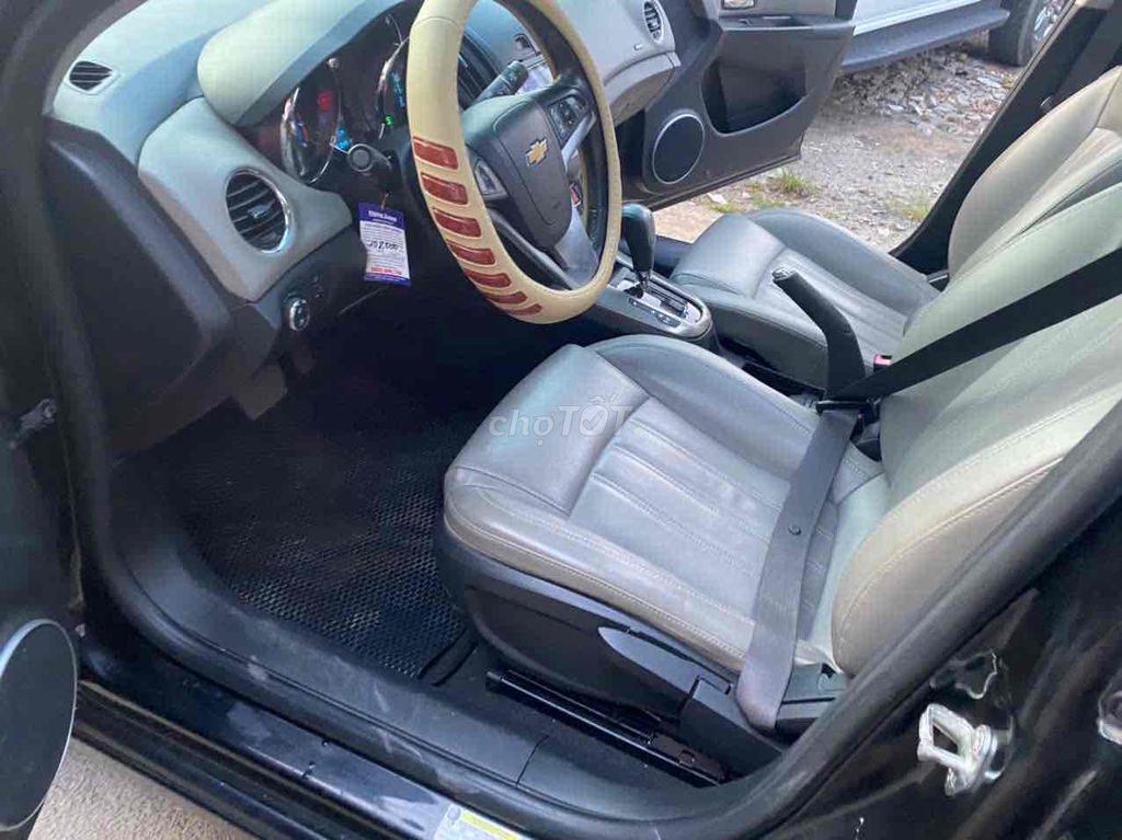 Chevrolet Cruze 2015 màu đen. Mua bán Ô tô tại Thành phố Thủ Đức Tp Hồ Chí Minh được đăng bởi Hồng  hình 4