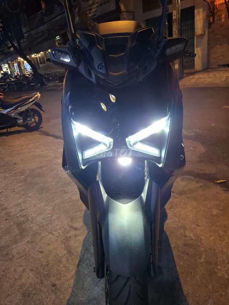 Yamaha XMax 300cc mới 99%