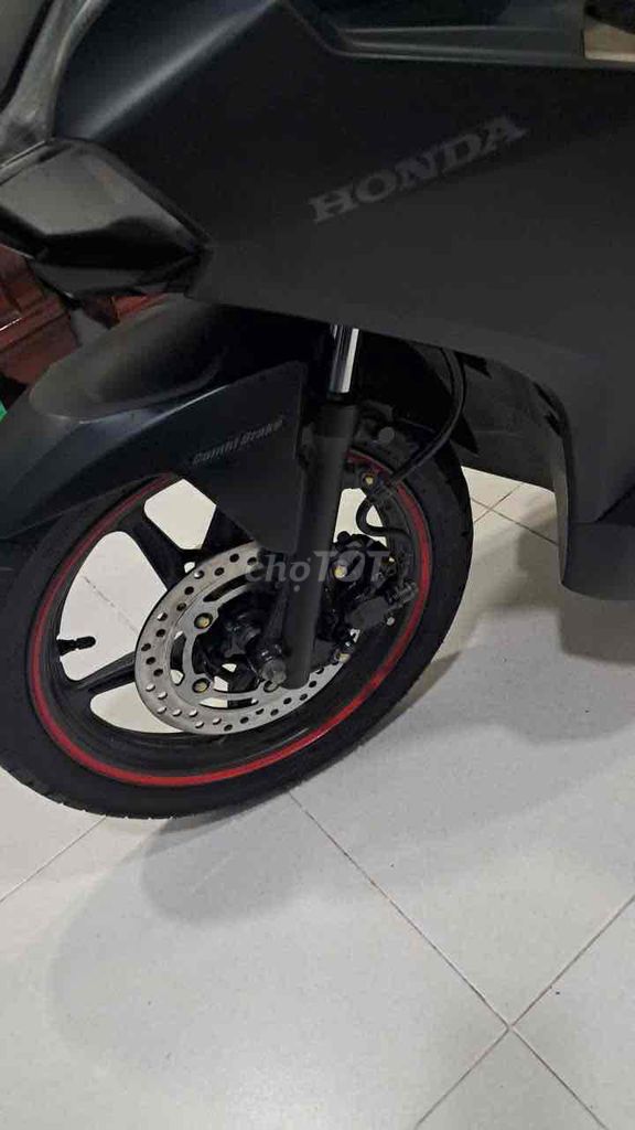 AirBlade 125 4-клапанный 2023 Черный матовый 16000 км с документом