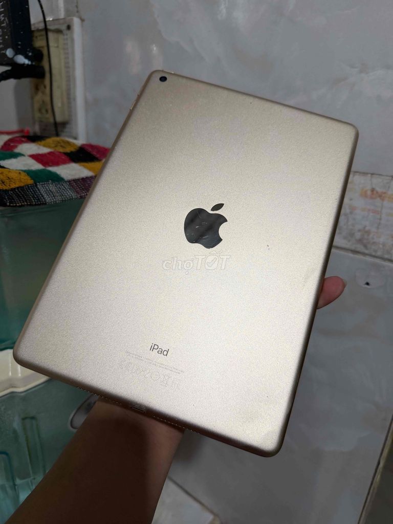 Apple iPad Gen 5 32GB wifi. Mua bán Máy tính bảng tại Quận Cẩm Lệ Đà Nẵng được đăng bởi Mylinh hình 1