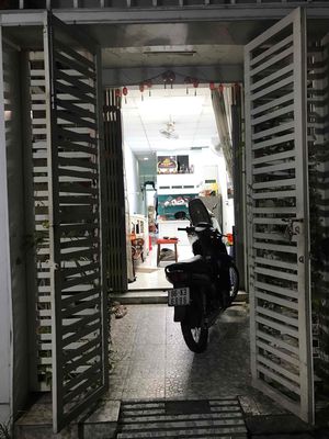 Nhà nguyên căn 4 phòng lớn rộng khu trung tâm TpHCM