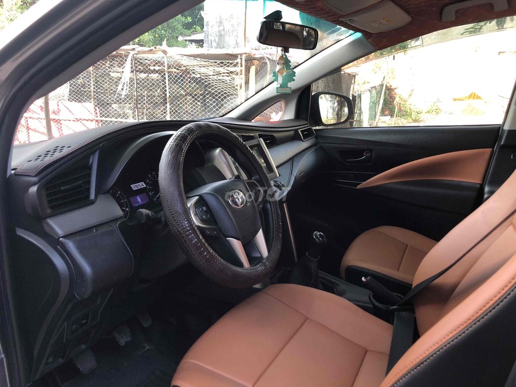 Toyota Innova 2018 2.0E - 280000 km