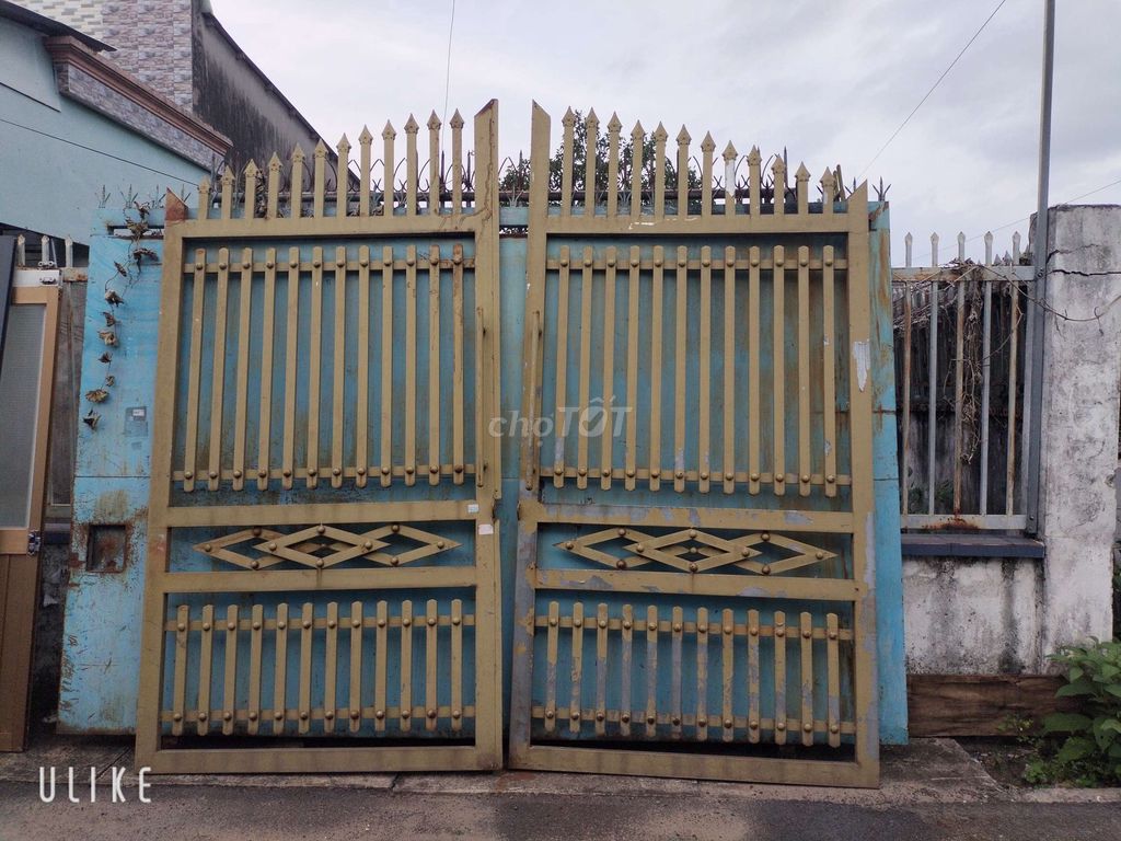 Cổng 2 cánh Kim loại Vàng, Xanh 2m80x2m60. Mua bán Nội thất, đồ gia dụng khác tại Huyện Trảng Bom Đồng Nai được đăng bởi ty hình 1