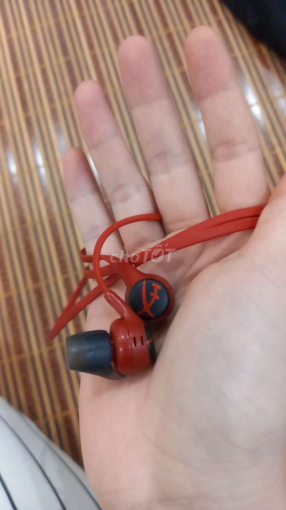 Tai nghe HyperX Đỏ Đã sử dụng. Mua bán Tivi, Âm thanh tại Thị xã Sơn Tây Hà Nội được đăng bởi Phùng Linh hình 1