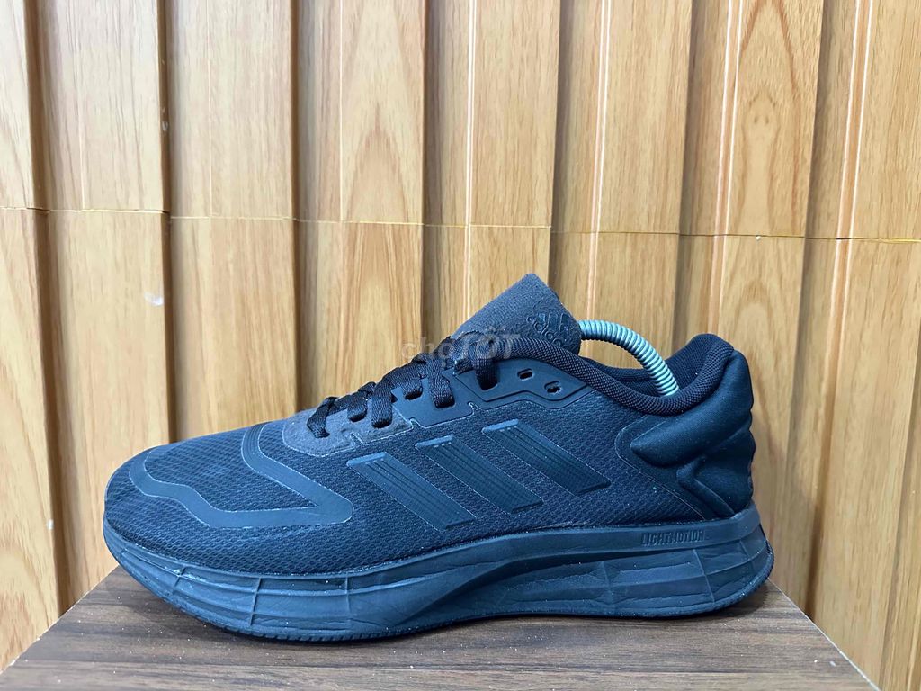 Giày Adidas chính hãng size 42.5 mới keng zin 98%