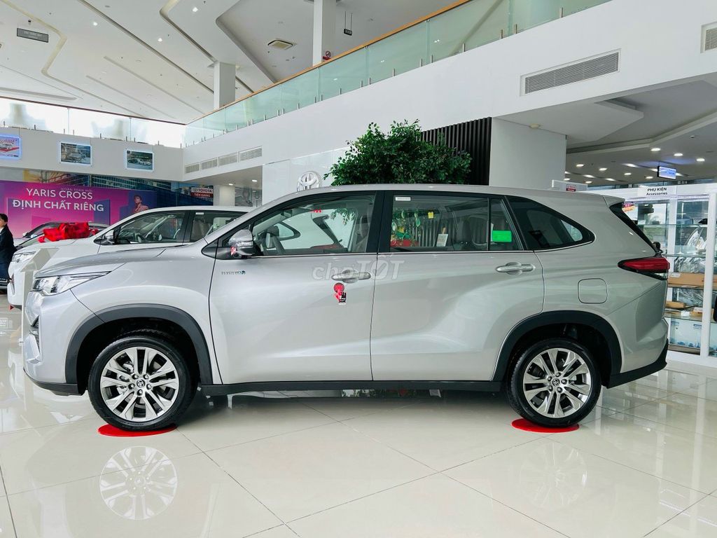 Toyota Innova Cross HEV giao ngay. Mua bán Ô tô tại Huyện Bình Chánh Tp Hồ Chí Minh được đăng bởi TRANGTRAN TOYOTA AN THÀNH hình 5