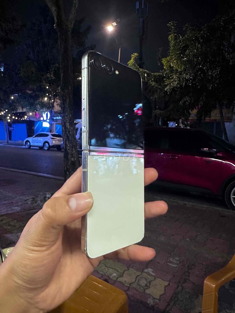 Samsung Z Flip 5 256GB Trắng Đã sử dụng. Mua bán Điện thoại tại Thành phố Vũng Tàu Bà Rịa - Vũng Tàu được đăng bởi Tài hình 1
