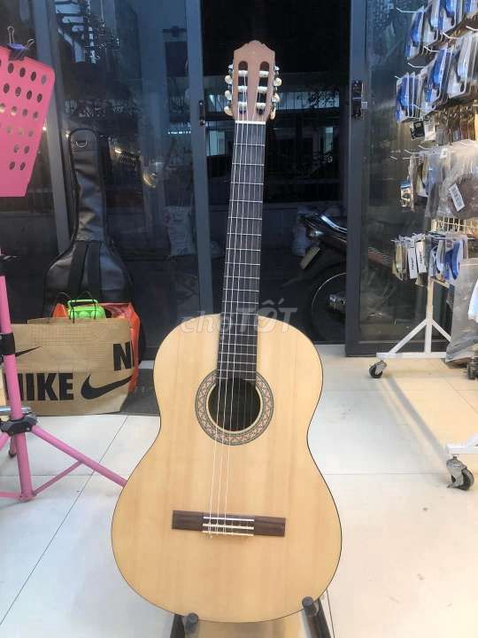 Bán cây guitar yamaha c40m