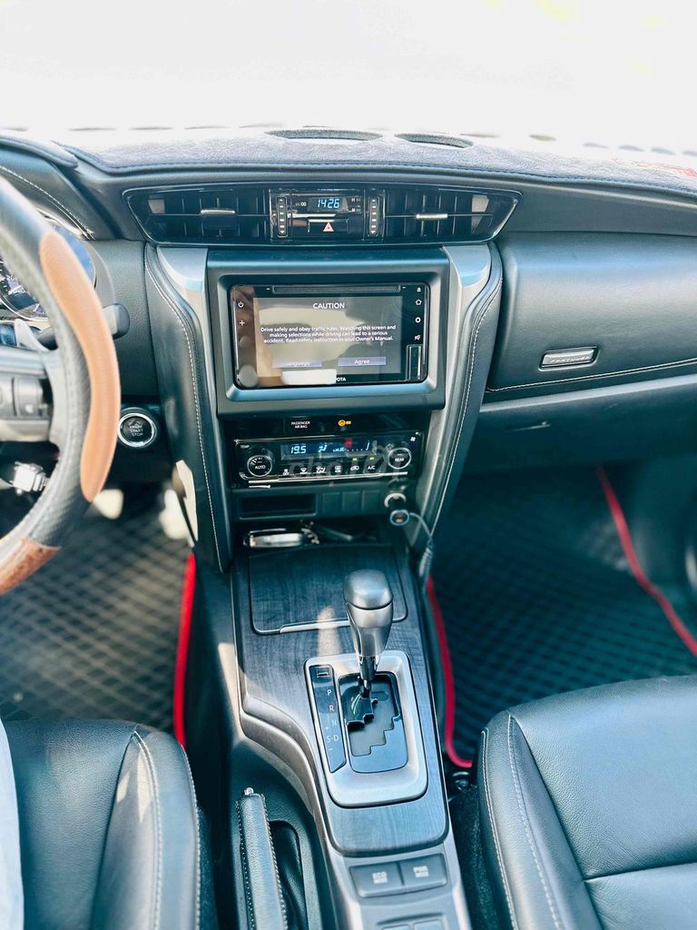Toyota Fortuner 2022 2.4L 4x2 AT - 72000 km. Mua bán Ô tô tại Quận 5 Tp Hồ Chí Minh được đăng bởi Phạm Tân Tiến  hình 12