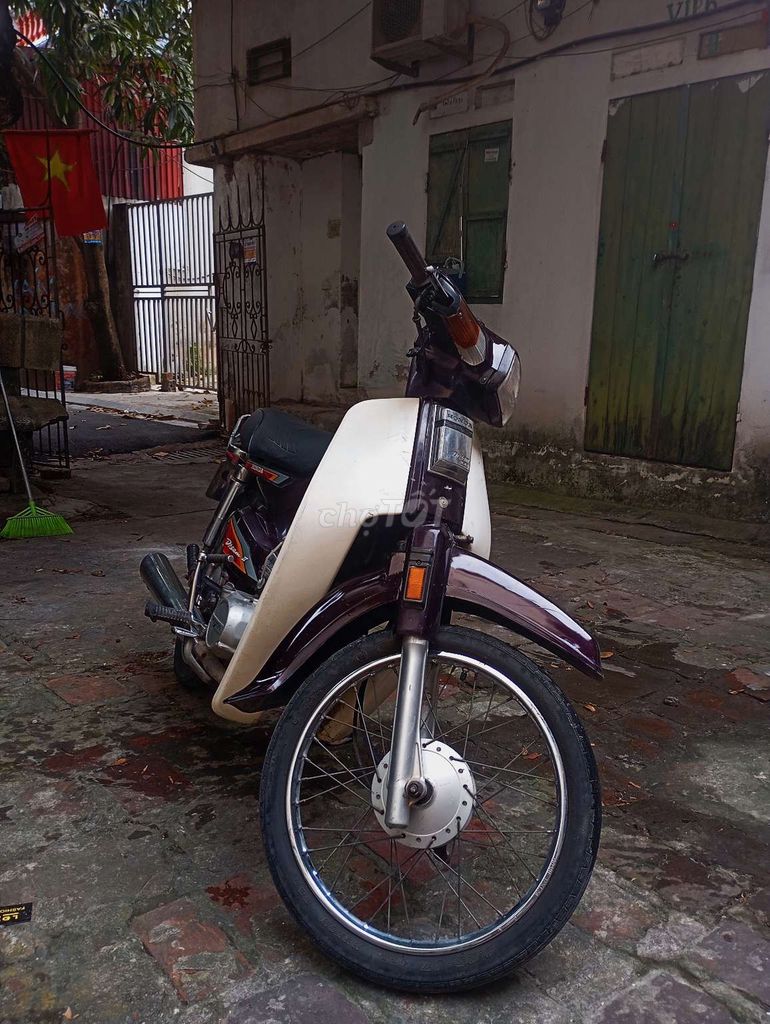 9Nhãn hiệu: HONDA
Loại xe: Nữ
 Dung tích: 97. Mua bán Xe máy tại Huyện Đông Anh Hà Nội được đăng bởi Hoang Anh hình 2