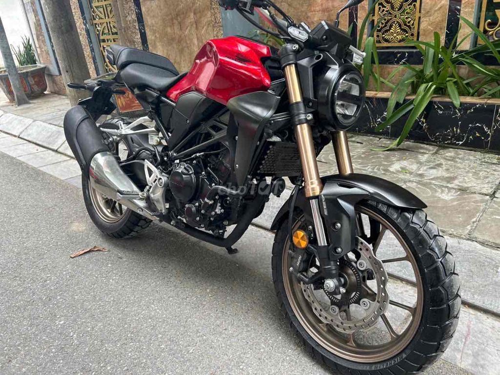 HONDA CB300R motor pkl xe lướt đẹp keng 2022 mới. Mua bán Xe máy tại Quận Cầu Giấy Hà Nội được đăng bởi Tong motor xe may hình 4