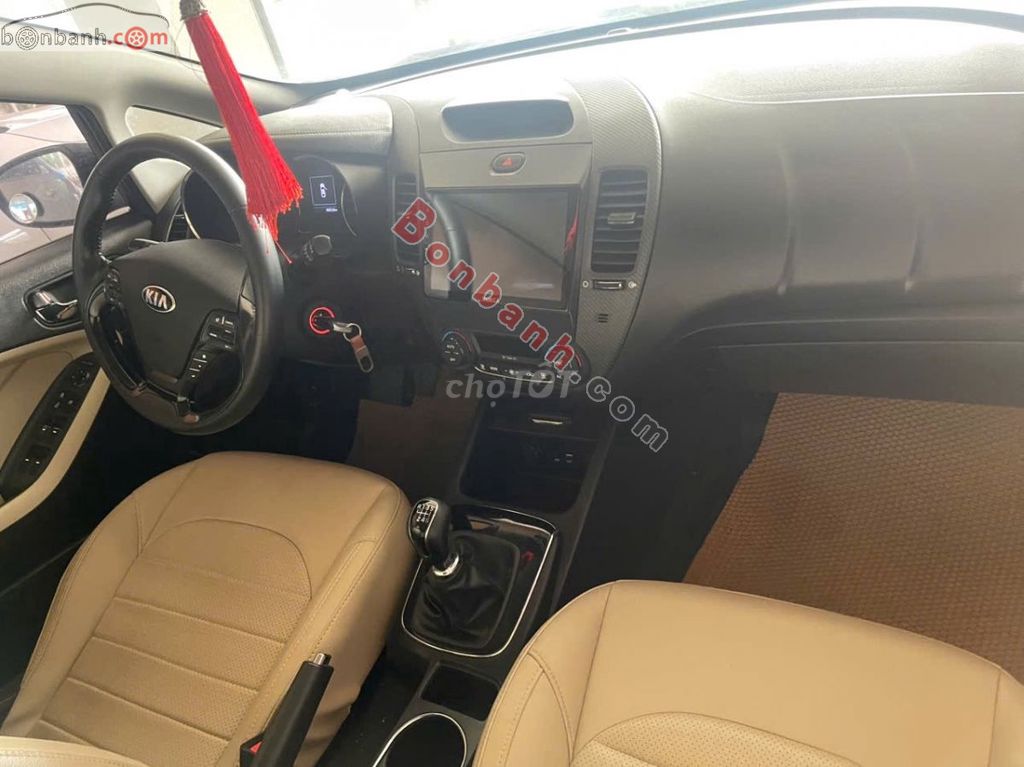 Kia Cerato màu đen. Mua bán Ô tô tại Huyện Quảng Xương Thanh Hóa được đăng bởi Lam ngoc cuong  hình 3