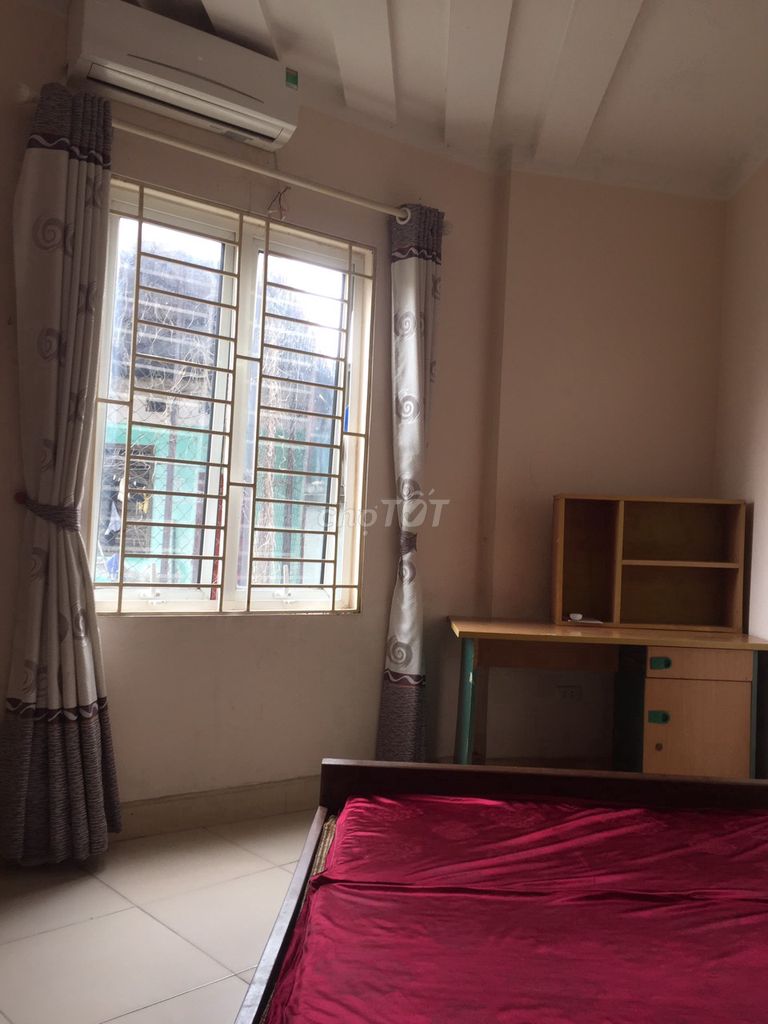Cho thuê phòng rộng 18m2 gần Ngã Tư Sở