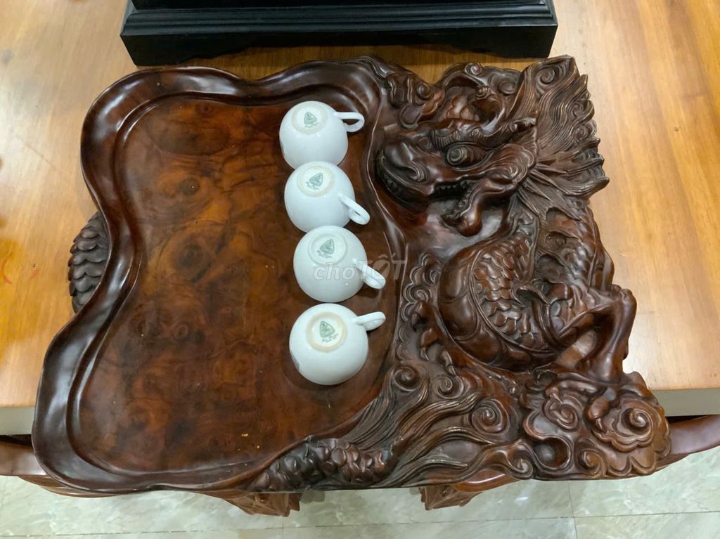 Khay đựng ấm chén gỗ tự nhiên hình rồng nâu. Mua bán Nội thất, đồ gia dụng khác tại Huyện Thạnh Trị Sóc Trăng được đăng bởi Nguyễn Phong hình 1