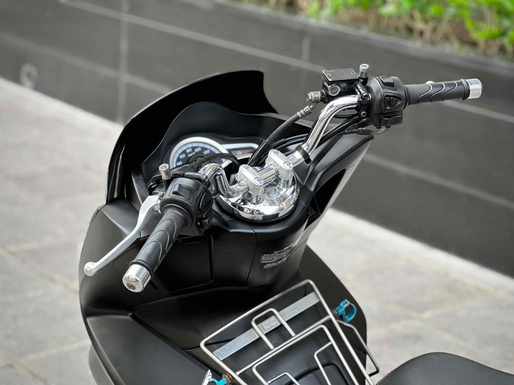 Pcx đen nhám Smartkey sang trọng bền bỉ 29F1. Mua bán Xe máy tại Quận Ba Đình Hà Nội được đăng bởi Xe Máy Nam Thi hình 5