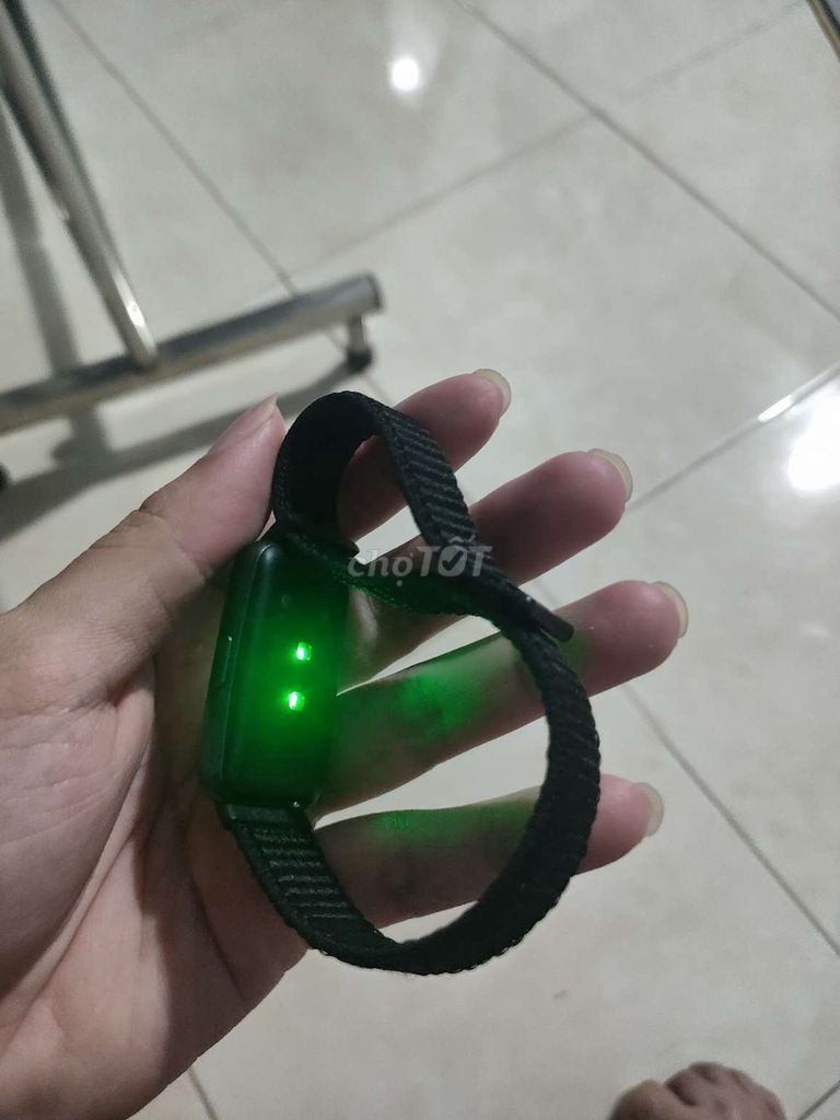 Bán Huawei Band 7 kèm dây sạc nam châm và dây đeo