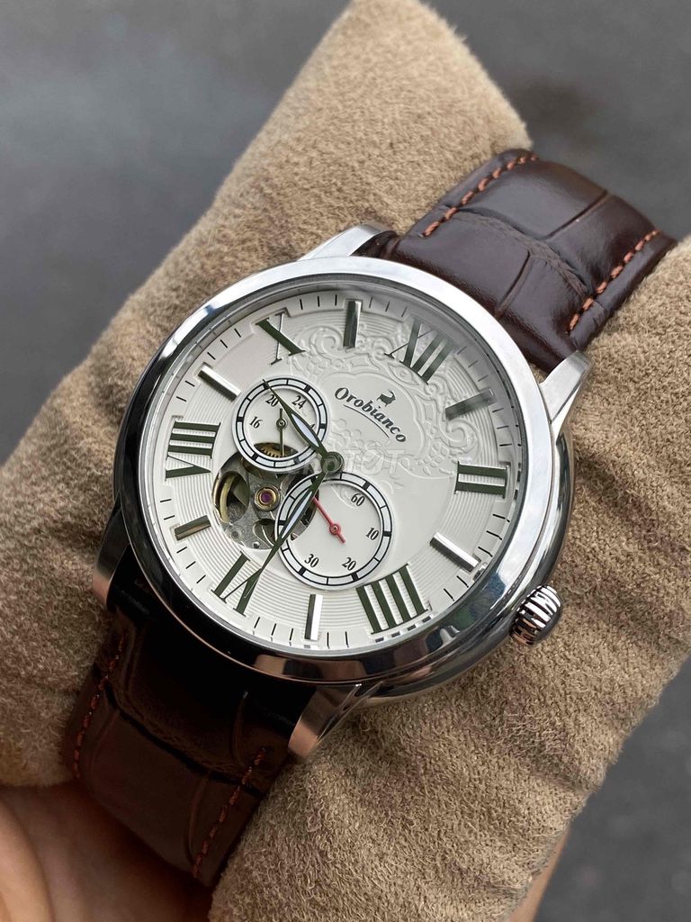 Đồng hồ Orobianco Nam 42mm Trắng Nâu. Mua bán Đồng hồ tại Thành phố Vũng Tàu Bà Rịa - Vũng Tàu được đăng bởi  Đồng Hồ truyền Nguyễn  hình 1