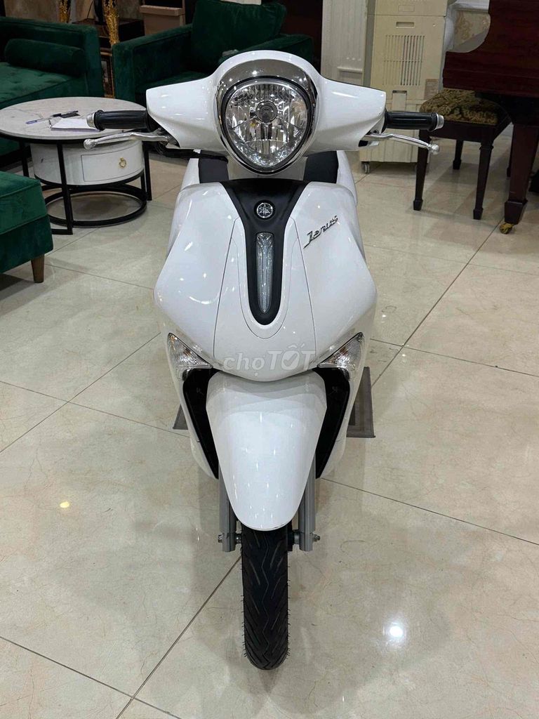 Мотосалон XE MÁY 68 - Yamaha Janus 2023 Белый
