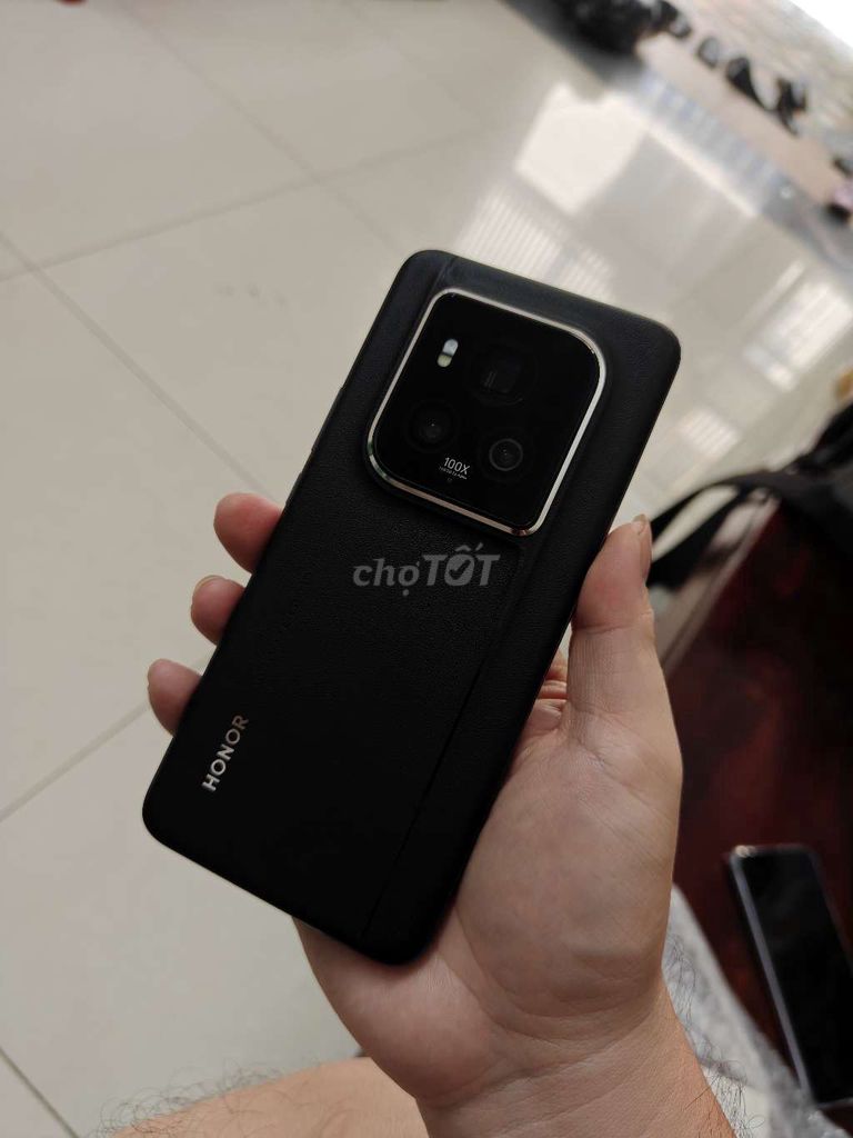 Honor Magic 6 Ultimate(16/512)Lưng da đen có gl. Mua bán Điện thoại tại Quận 5 Tp Hồ Chí Minh được đăng bởi Strawberry Táo hình 1
