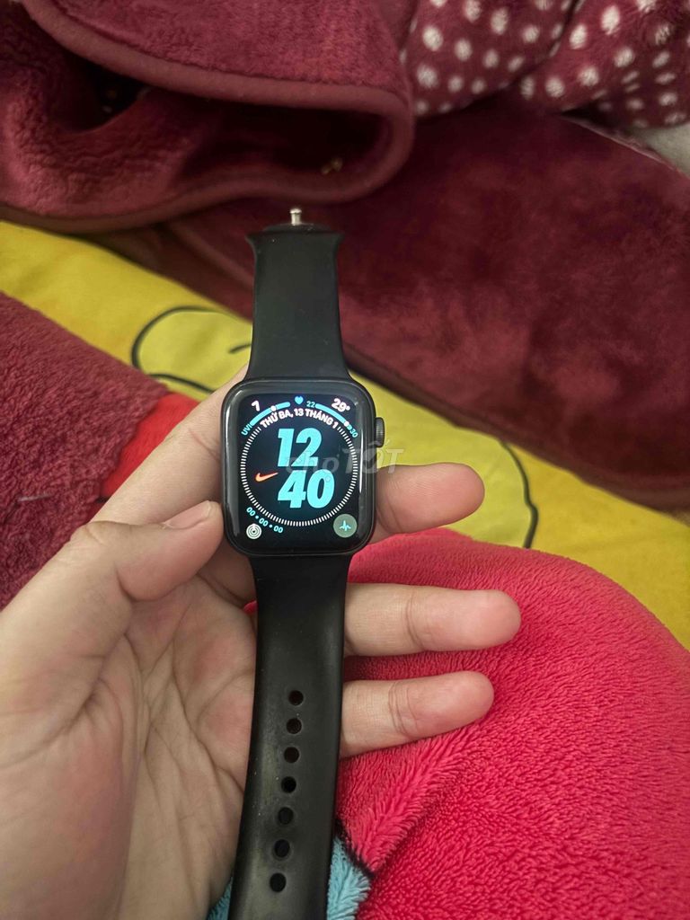 Apple Watch Series 4 Đen 44mm. Mua bán Thiết bị đeo thông minh tại Huyện Châu Thành Tiền Giang được đăng bởi Lương Huỳnh Phát hình 1