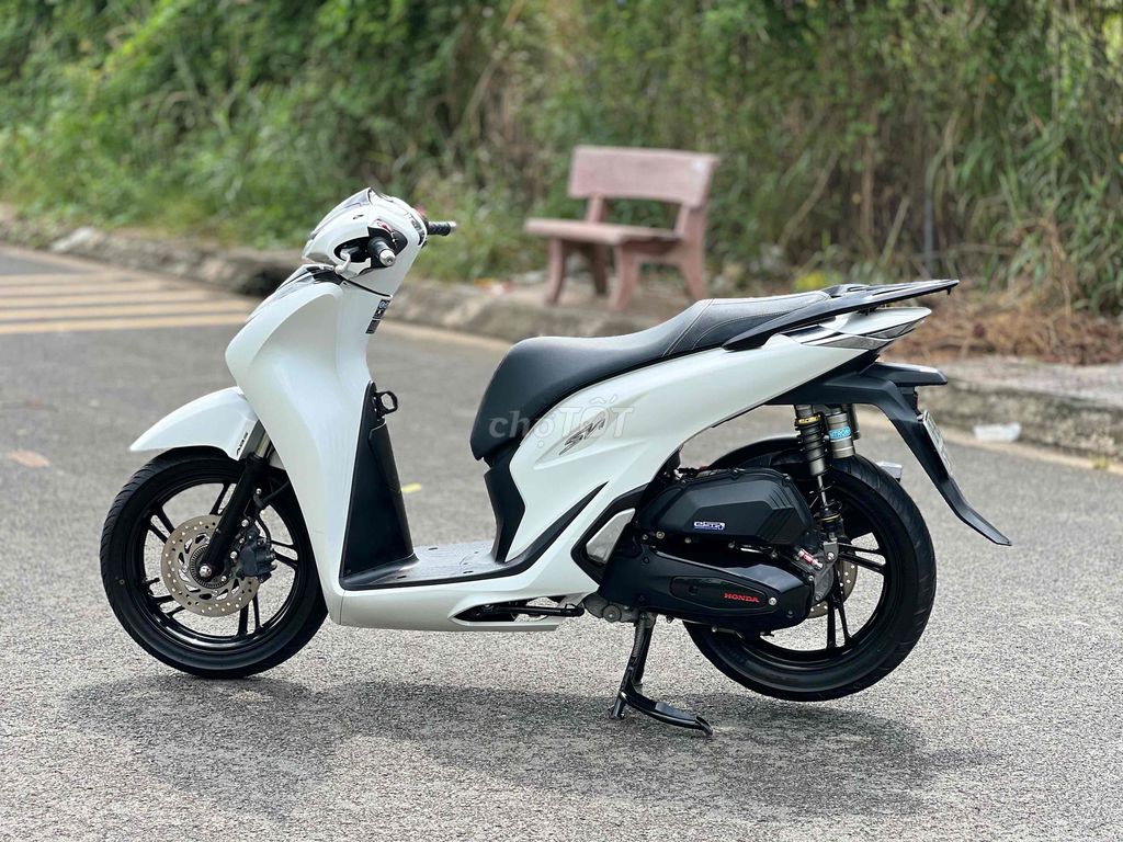 Shvn 125 Abs Trắng Đen Sporty Kiểng Nhẹ Leng Keng🎉. Mua bán Xe máy tại Thành phố Biên Hòa Đồng Nai được đăng bởi Xe Máy Phát Đồng hình 5