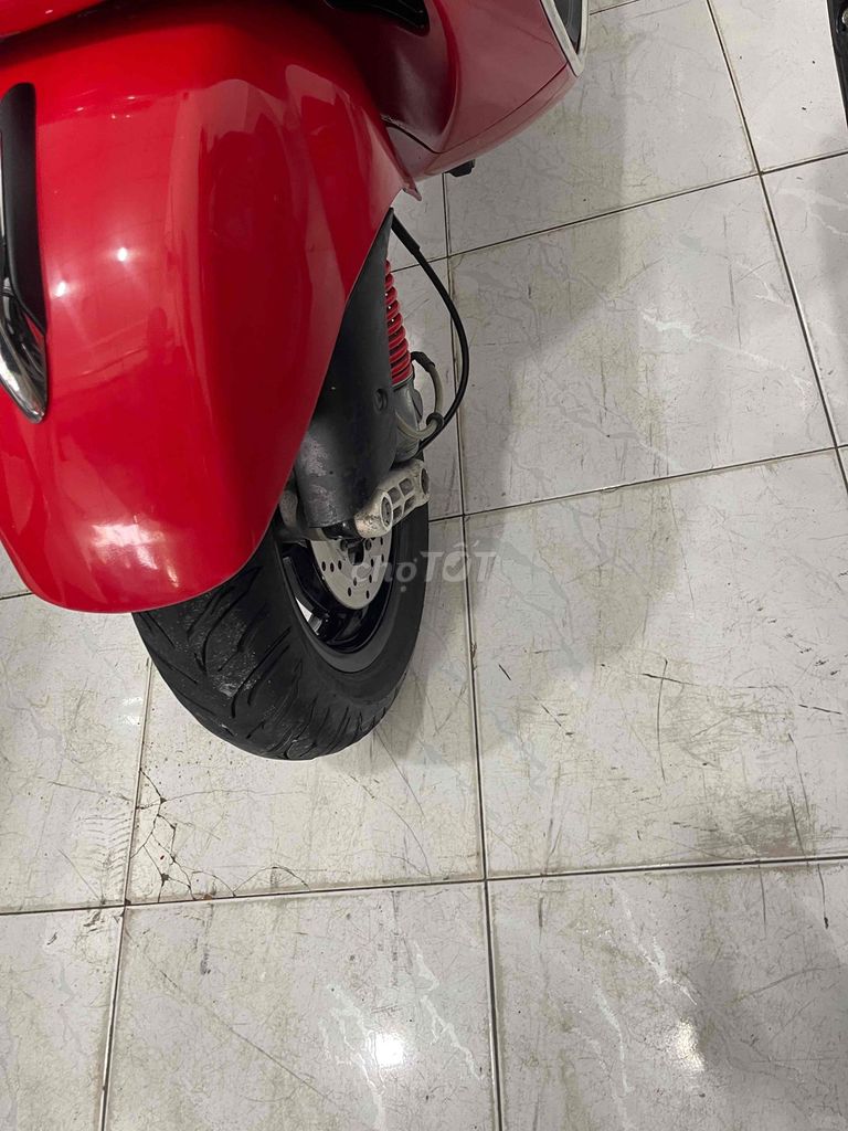 Piaggio Vespa GTS 125 2017 Красный
