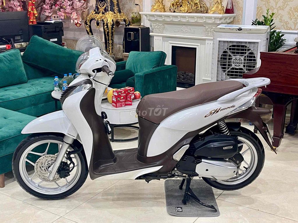 XE MÁY 68 - Honda Sh Mode 2017 Trắng Smartkey. Mua bán Xe máy tại Quận Tây Hồ Hà Nội được đăng bởi Đức Anh hình 3