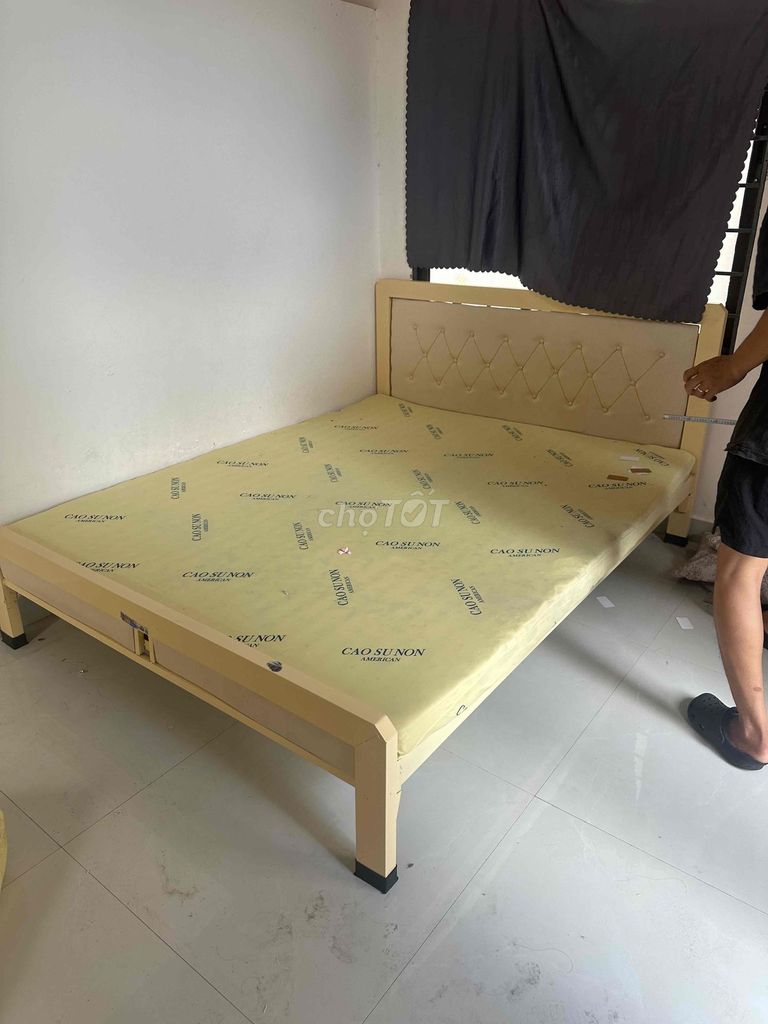 Giường sắt 1m6x2m Nâu, Kem. Mua bán Giường, chăn ga gối nệm tại Quận Thanh Khê Đà Nẵng được đăng bởi Phan Tú Quyên hình 1