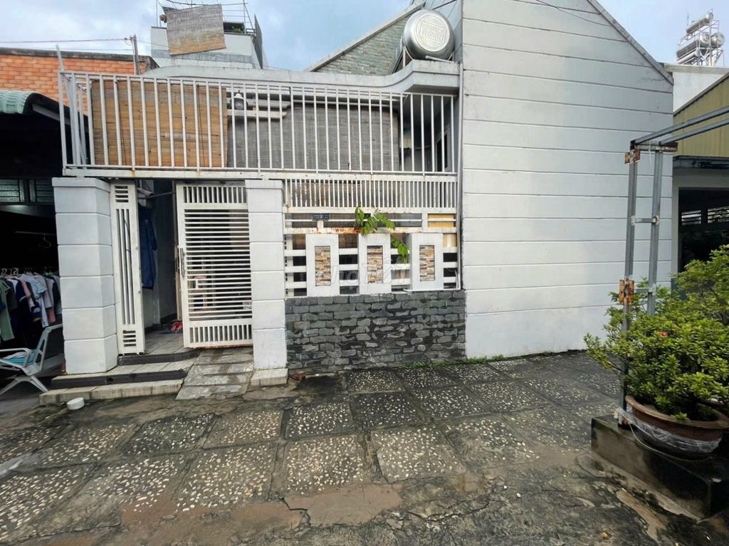 Bán 🏠 cấp 4, Linh Tây, Hẻm 4m, 8.3x9.3m, DTCN 80m², 4 tỷ 9 TL