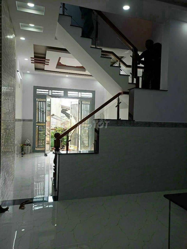 Nhà đẹp 40m² đúc 1 lầu đường Võ Văn Vân, Vĩnh Lộc B, Bình Chánh.